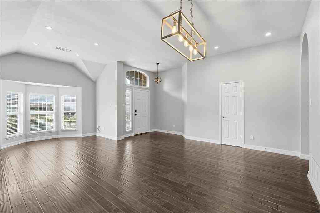 2661 Redcedar Dr - Photo 7 of 37