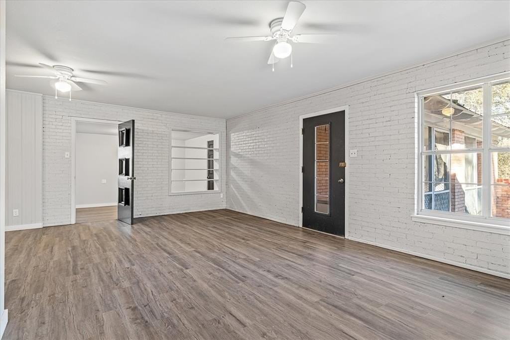 175 E Elm St - Photo 2 of 25