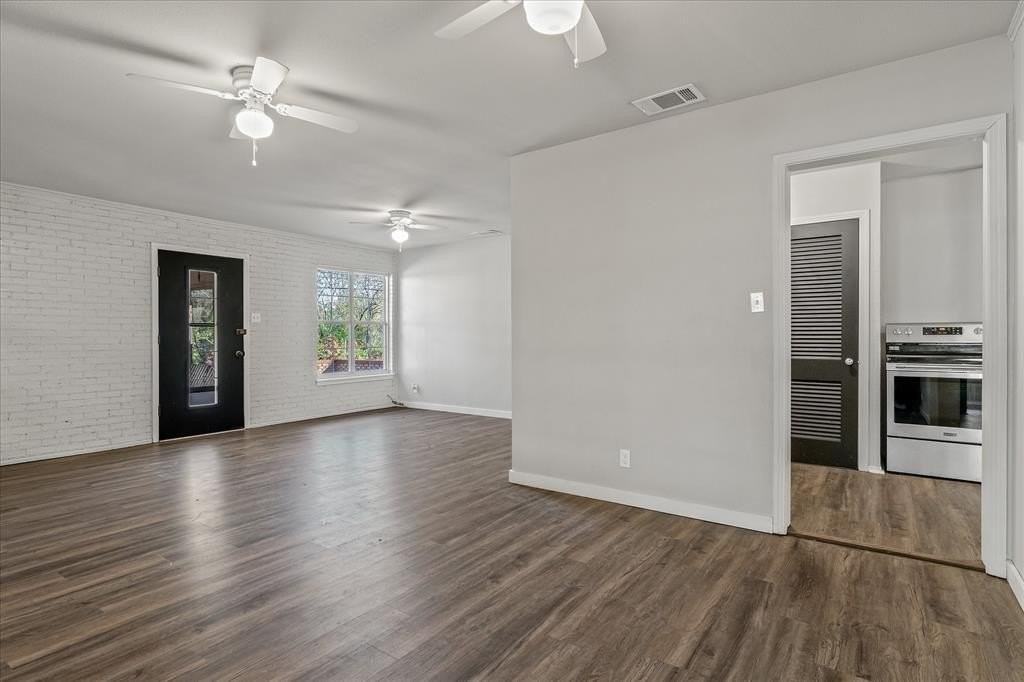 175 E Elm St - Photo 6 of 25