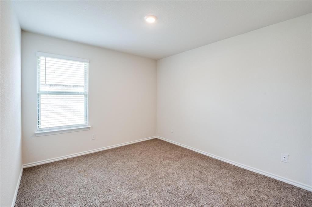 1819 Pecan Valley Dr - Photo 2 of 14