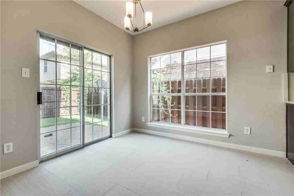 9401 Abbey Rd - Photo 3 of 24