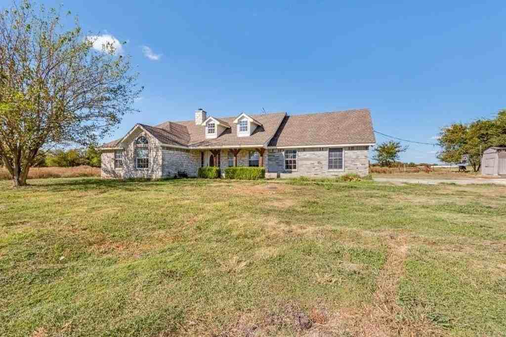 2072 Marshall Rd - Photo 3 of 14