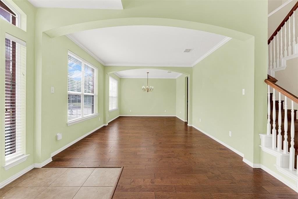 509 Lochwood Dr - Photo 4 of 25