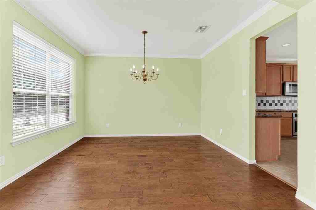 509 Lochwood Dr - Photo 5 of 25