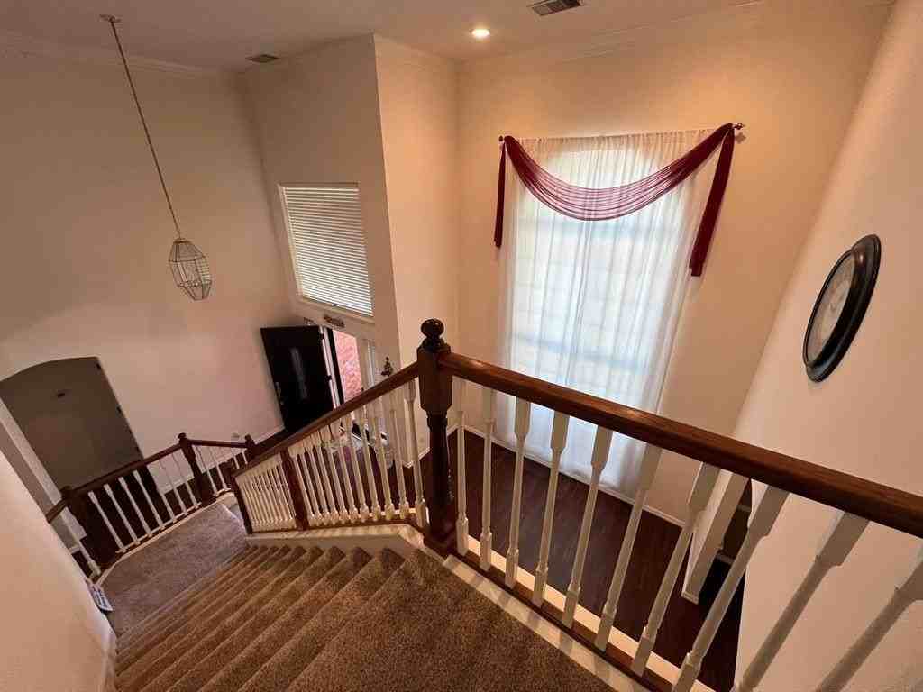 311 Cordova Dr - Photo 2 of 20