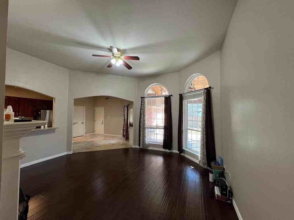 311 Cordova Dr - Photo 4 of 20