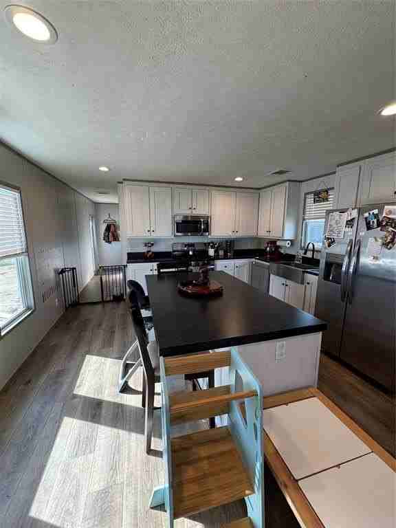 4435 Hayter Rd - Photo 6 of 31