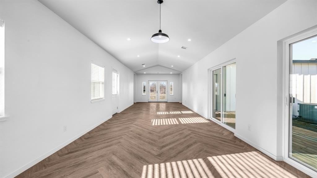 5502 County Road 2646 - Photo 6 of 32