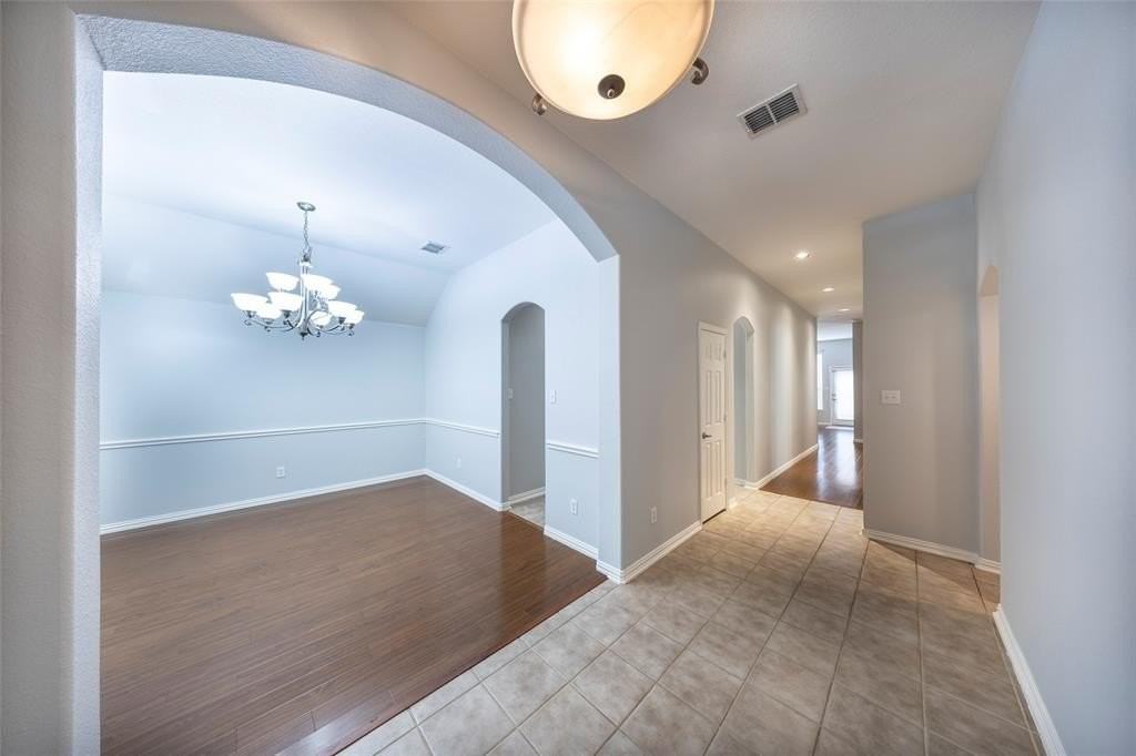 2709 Lake Ridge Dr - Photo 4 of 29