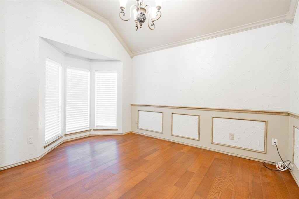 1875 Crestlake Dr - Photo 3 of 30