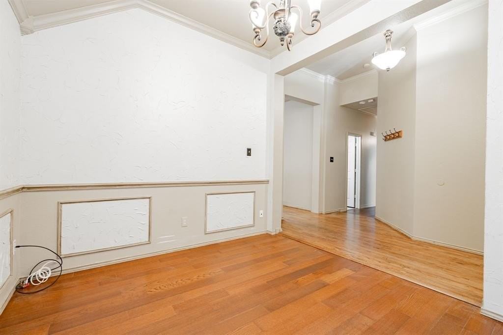 1875 Crestlake Dr - Photo 4 of 30