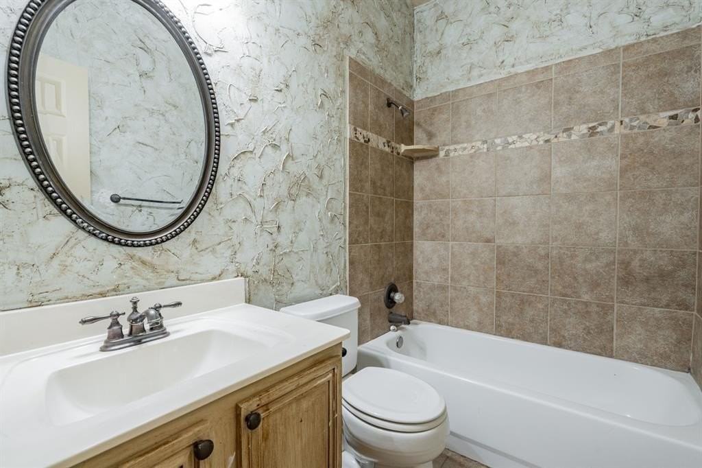 1875 Crestlake Dr - Photo 6 of 30