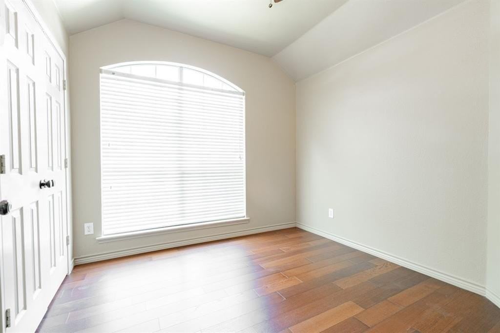 1875 Crestlake Dr - Photo 7 of 30