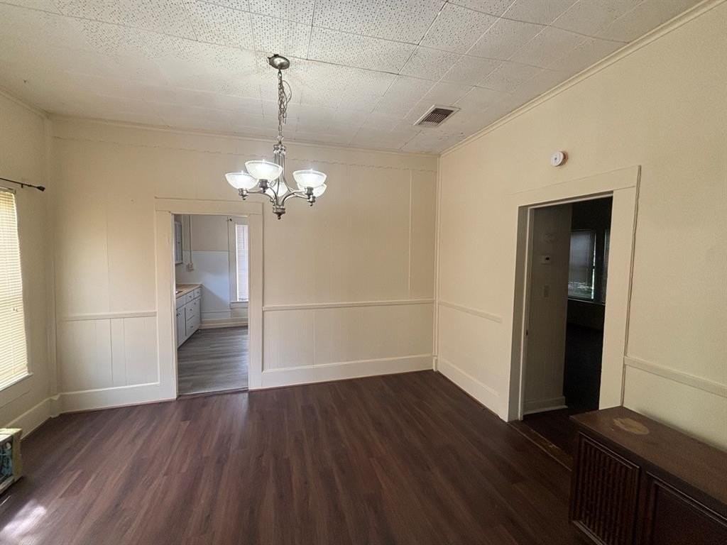 376 W Walters St - Photo 6 of 19