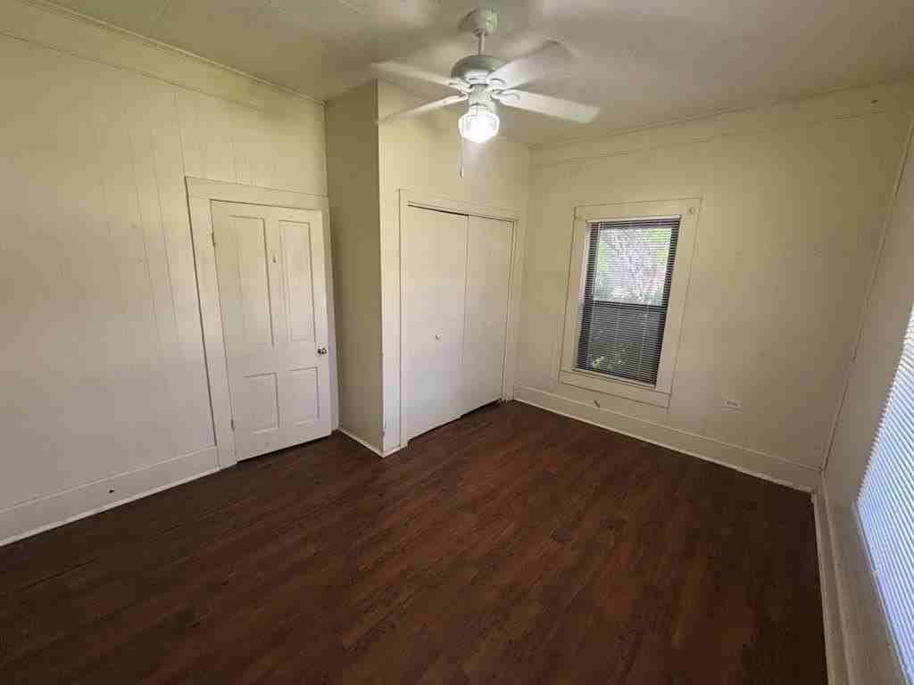 376 W Walters St - Photo 7 of 19