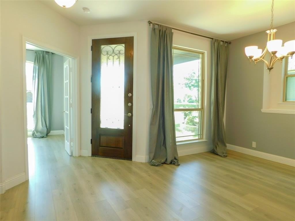 7500 Windy Meadow Dr - Photo 7 of 40