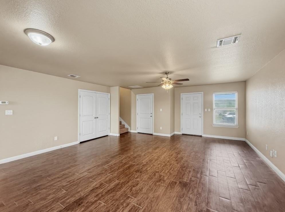 3019 Weave Ct - Photo 4 of 32