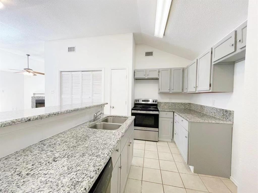 6707 Poppy Ct - Photo 5 of 13