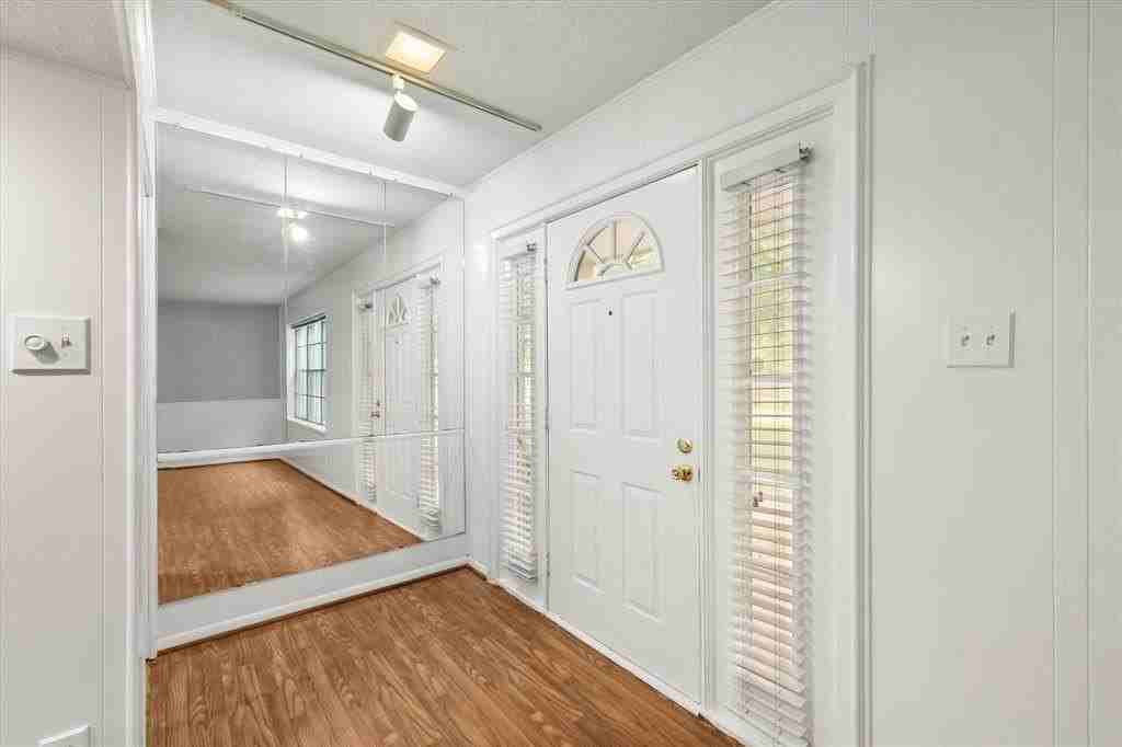 376 Westview Ter - Photo 4 of 39