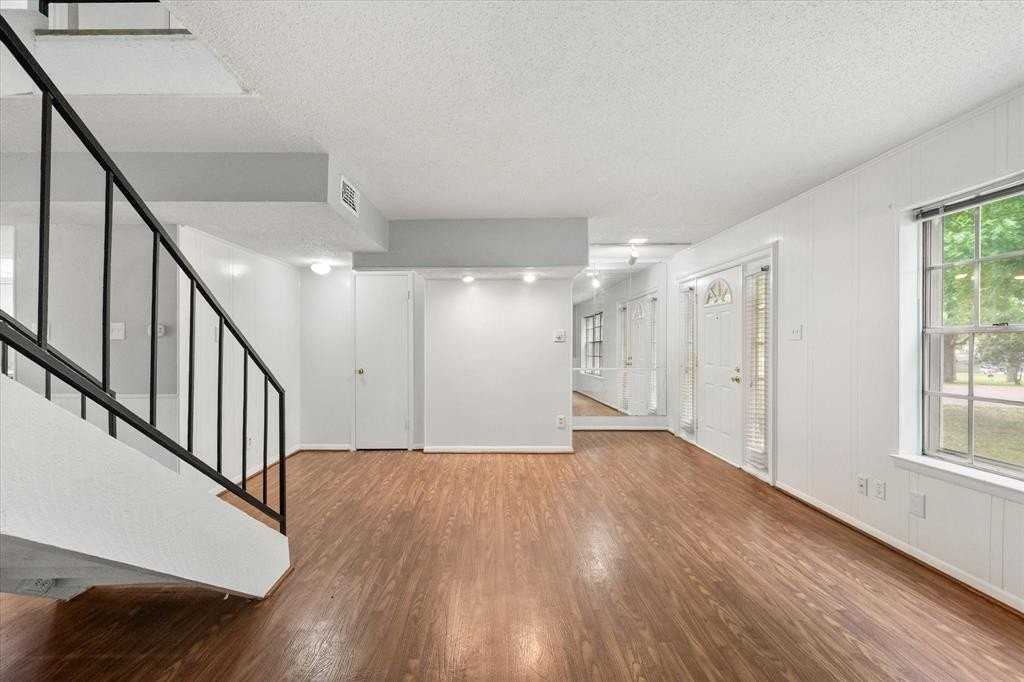 376 Westview Ter - Photo 7 of 39