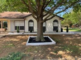 featured image of 3013 Penny Ln