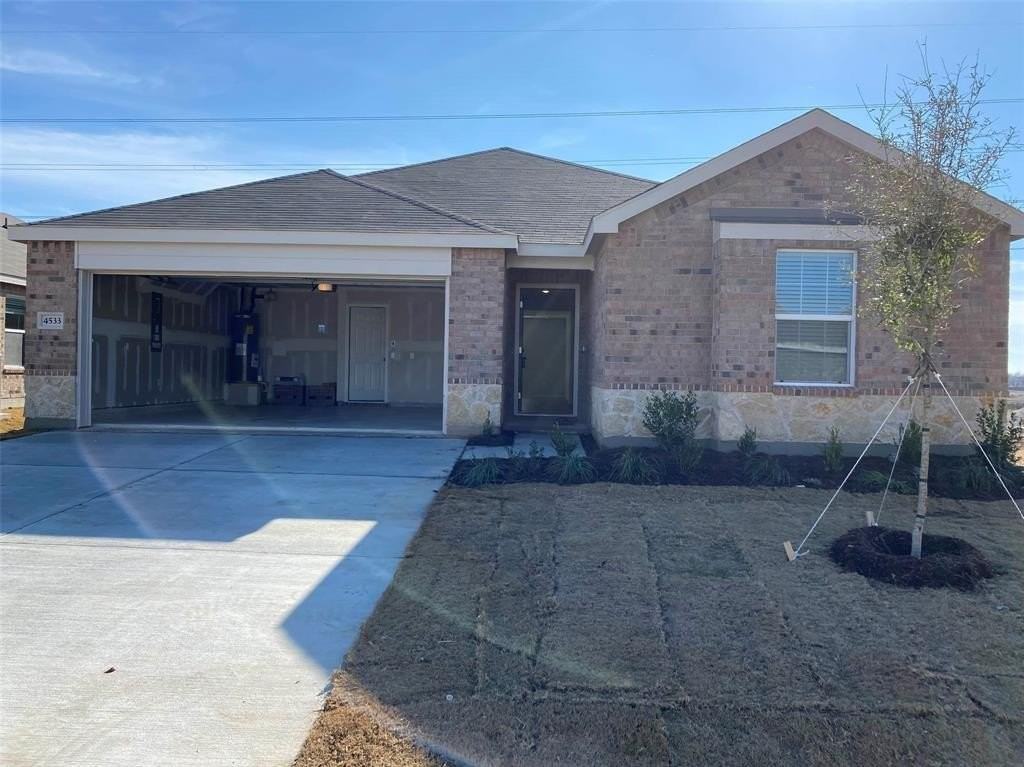 4533 Greenham Ln - Photo 2 of 26