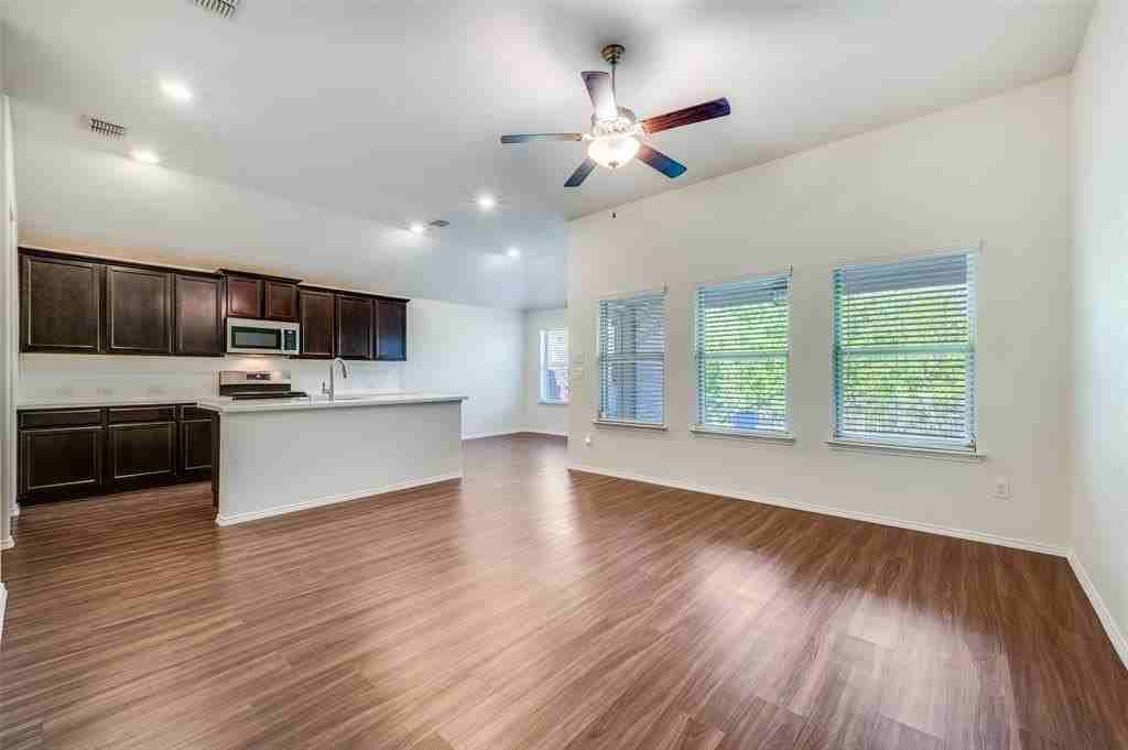 2070 Alamandine Ave - Photo 3 of 21