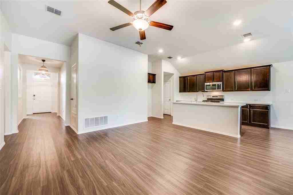 2070 Alamandine Ave - Photo 5 of 21