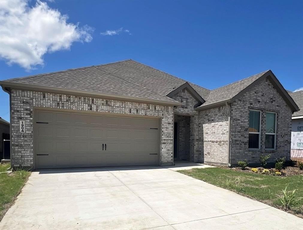 1904 Adams Dr - Photo 3 of 19