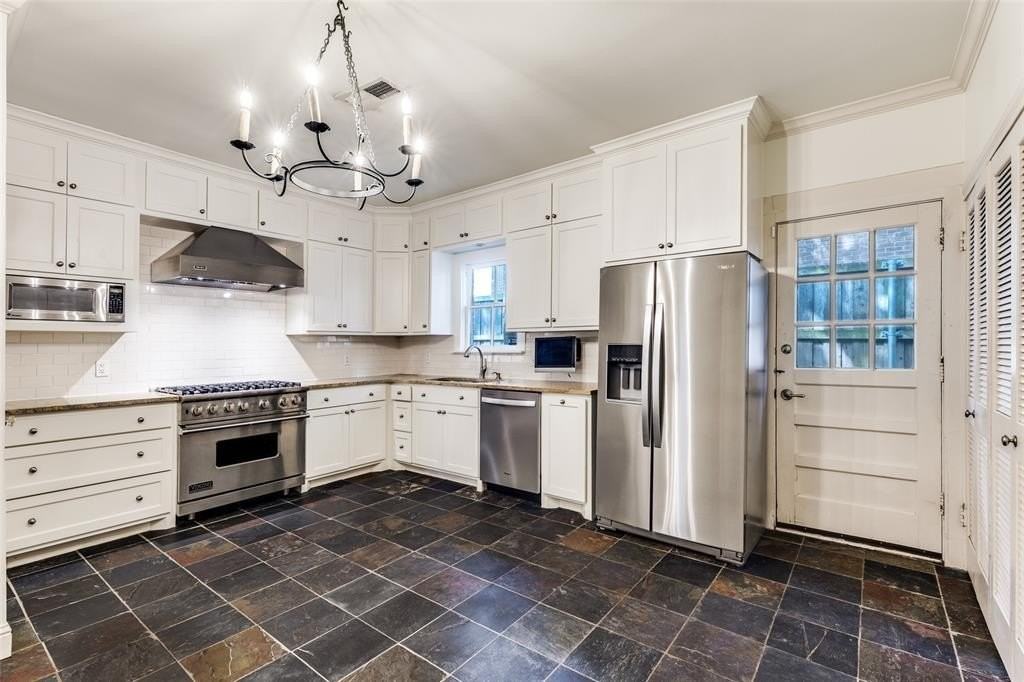 4415 Southern Ave - Photo 5 of 12