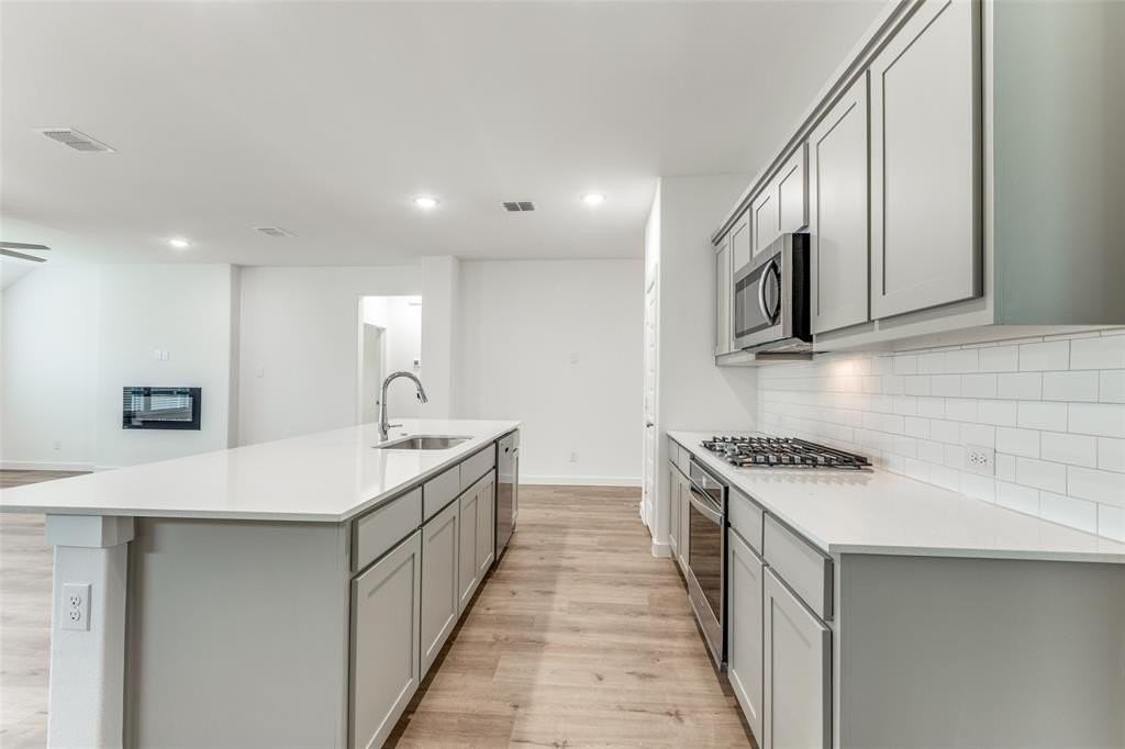 4923 Bellhurst Dr - Photo 7 of 25