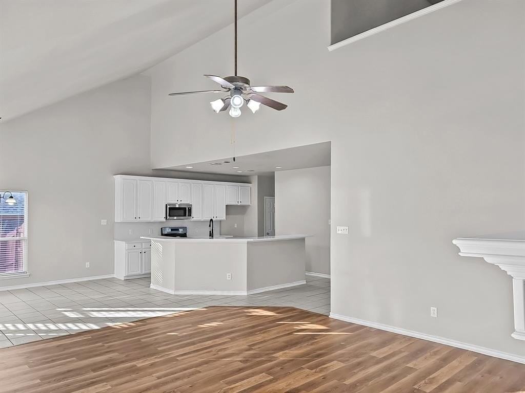 8001 Twin Oaks Dr - Photo 5 of 17