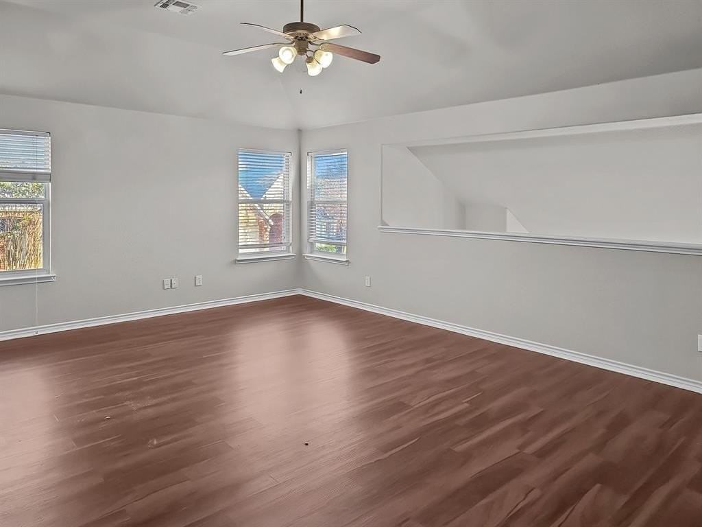 8001 Twin Oaks Dr - Photo 7 of 17