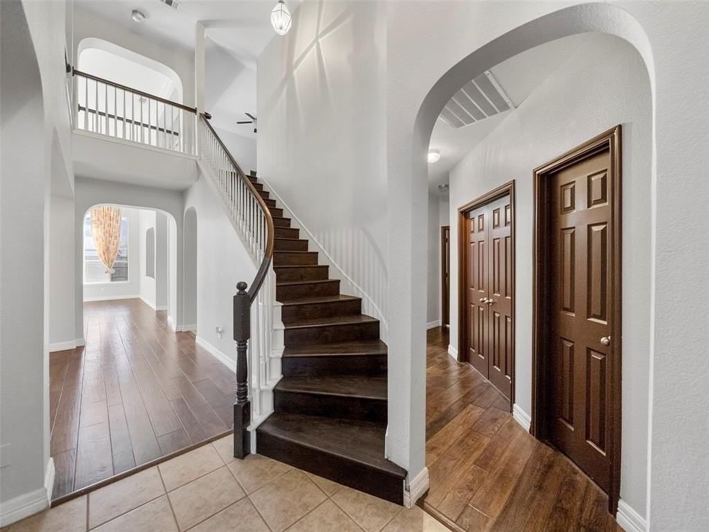 9943 Red Cedar Dr - Photo 2 of 40