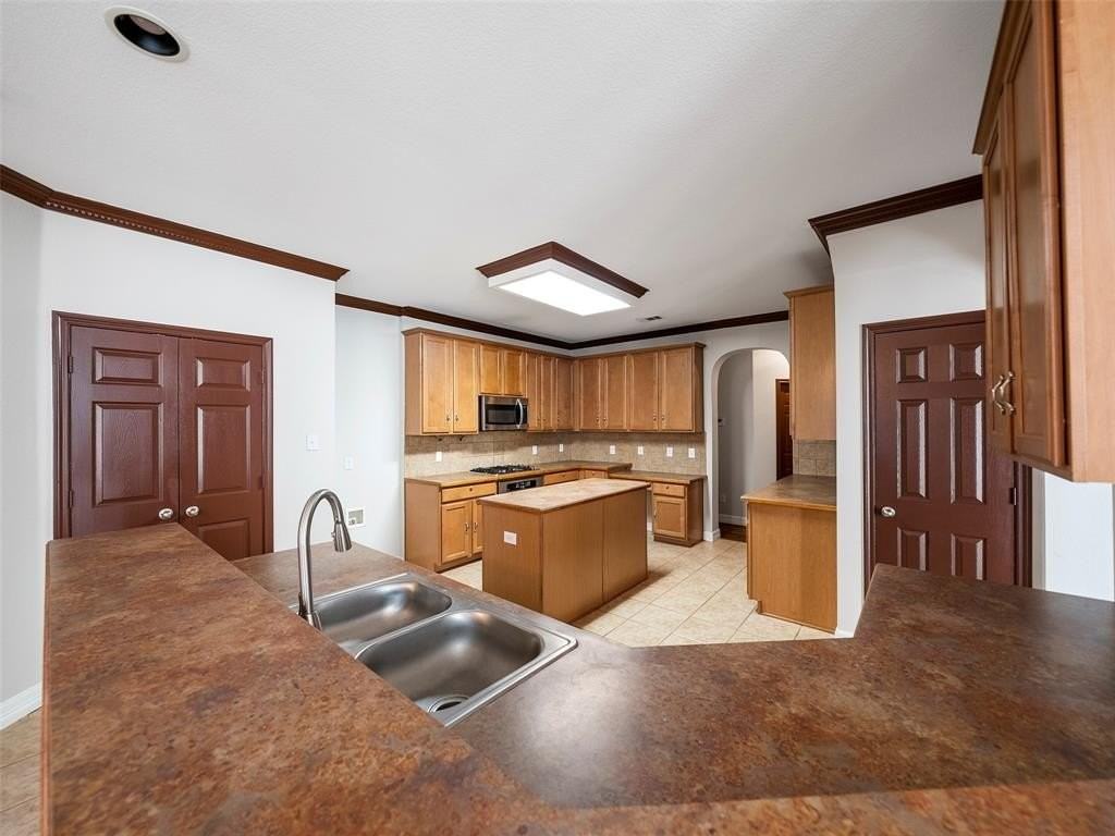 9943 Red Cedar Dr - Photo 4 of 40