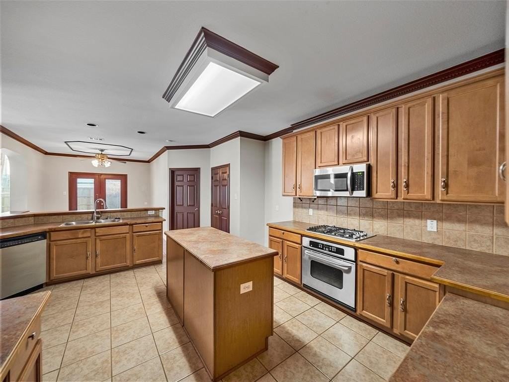 9943 Red Cedar Dr - Photo 5 of 40