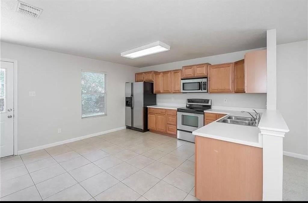 3415 Jacobs Dr - Photo 4 of 16