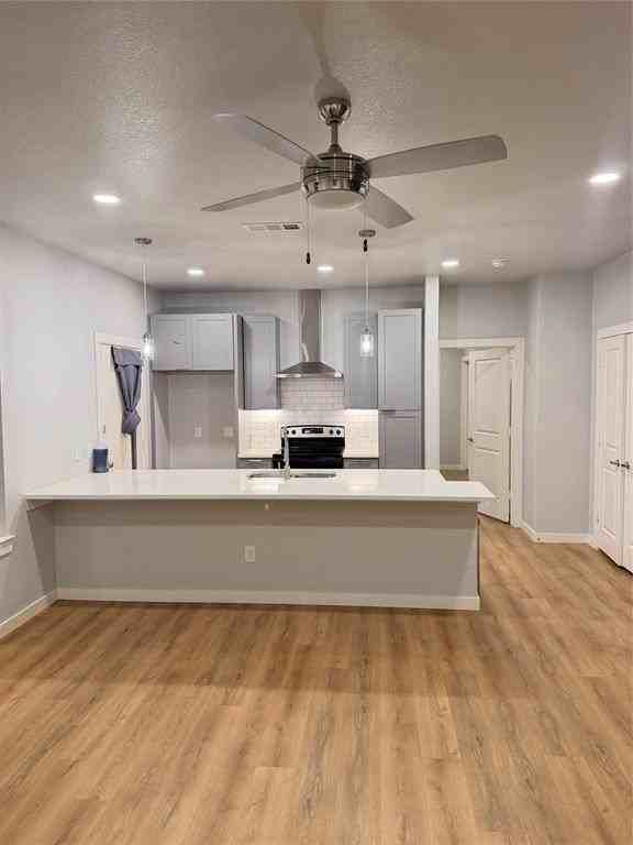 1652 Hudspeth Ave - Photo 3 of 7