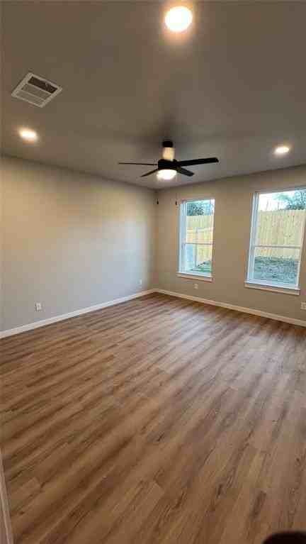 1652 Hudspeth Ave - Photo 5 of 7