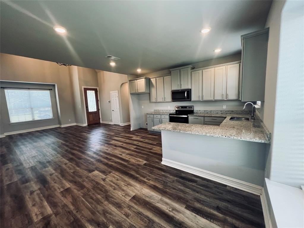 2305 Bourland St - Photo 7 of 27