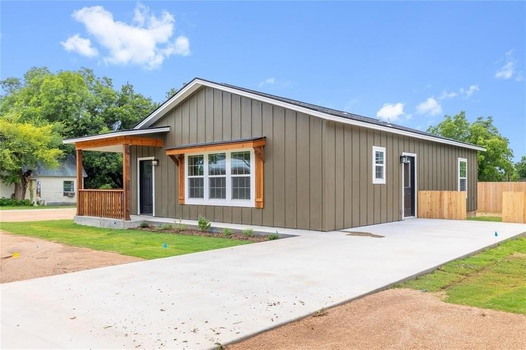 512 5th St - Photo 3 of 13