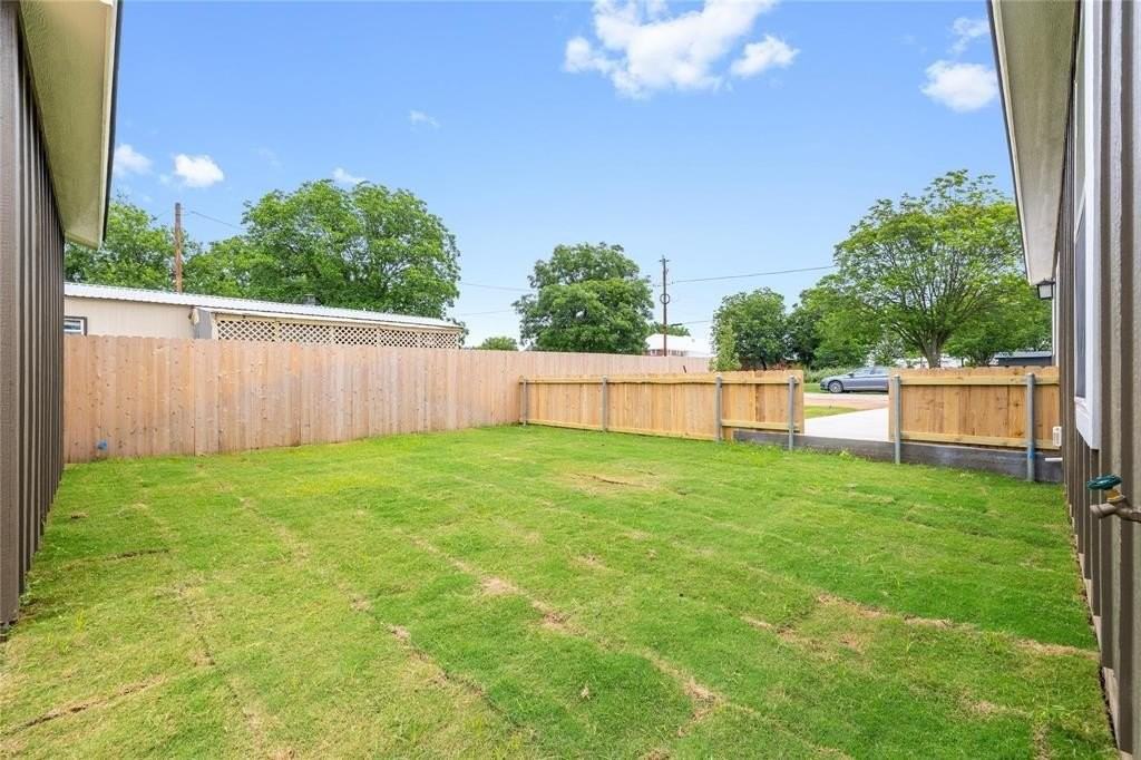 512 5th St - Photo 4 of 13