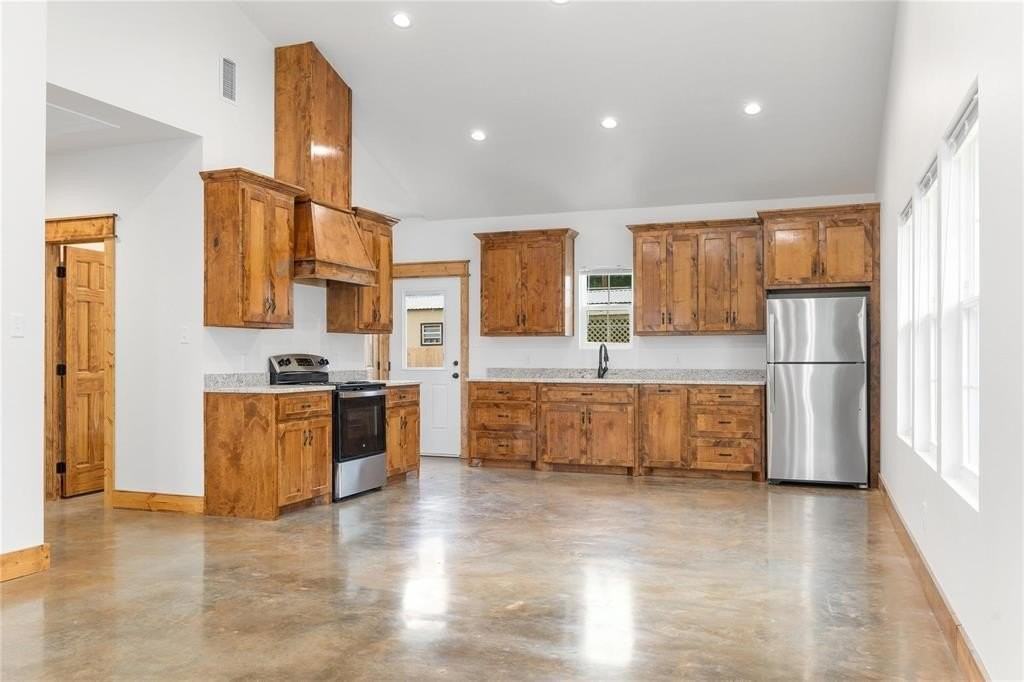 512 5th St - Photo 5 of 13