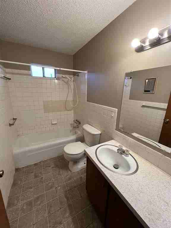 3156 S 2nd St - Photo 5 of 8