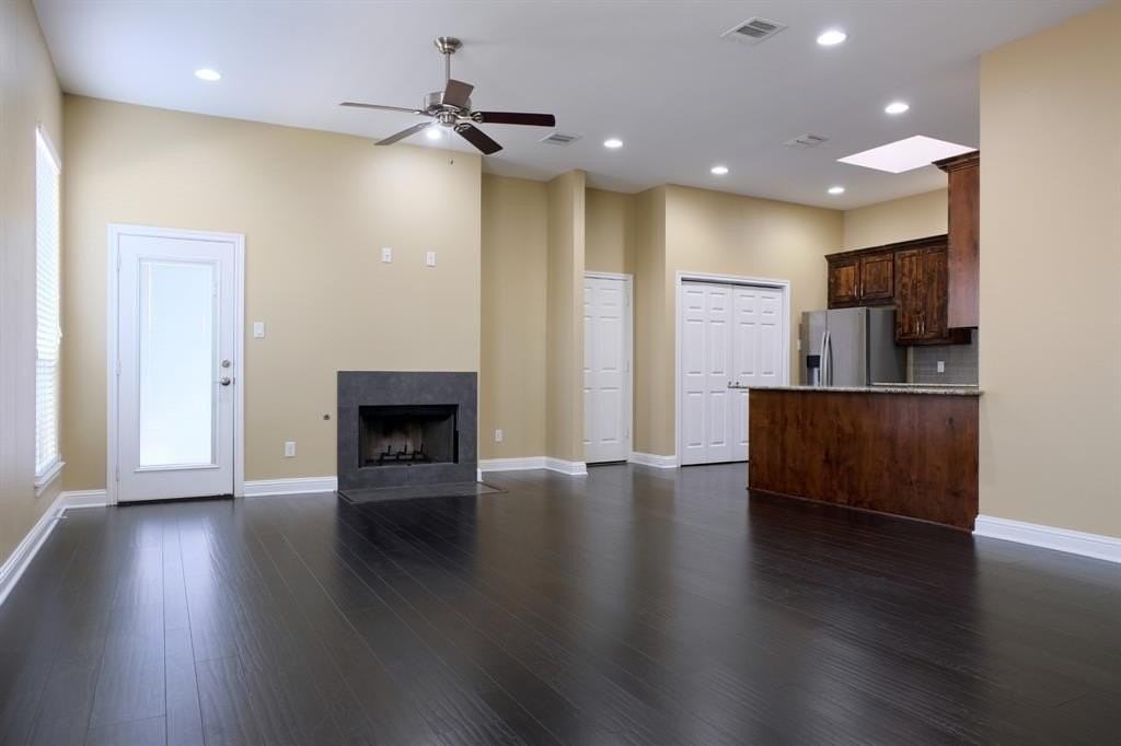 3003 Allister St - Photo 3 of 18