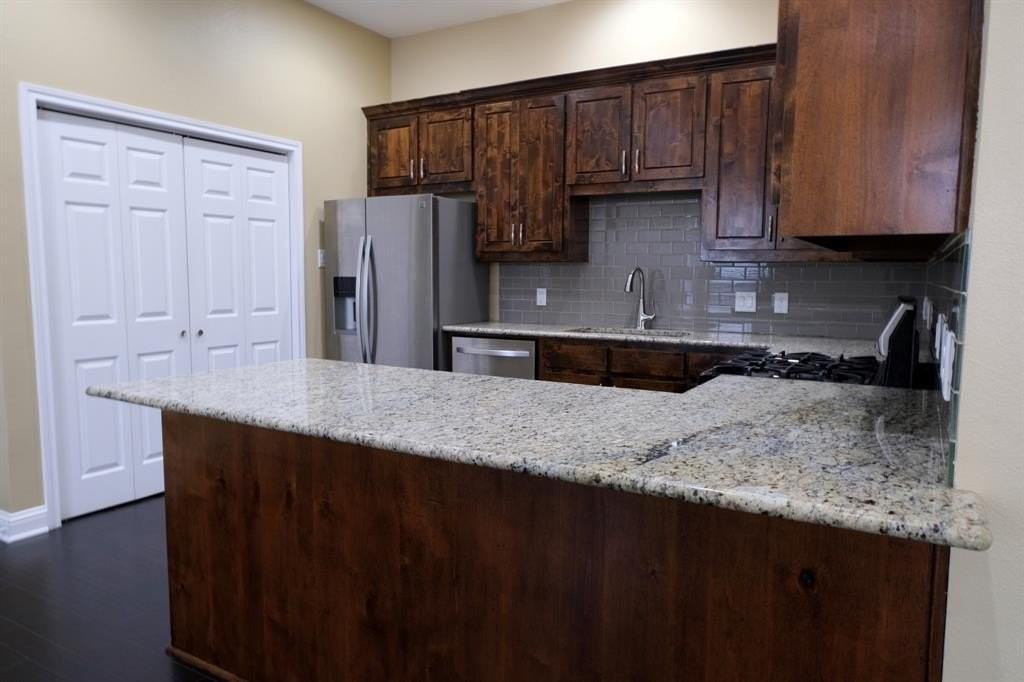 3003 Allister St - Photo 5 of 18