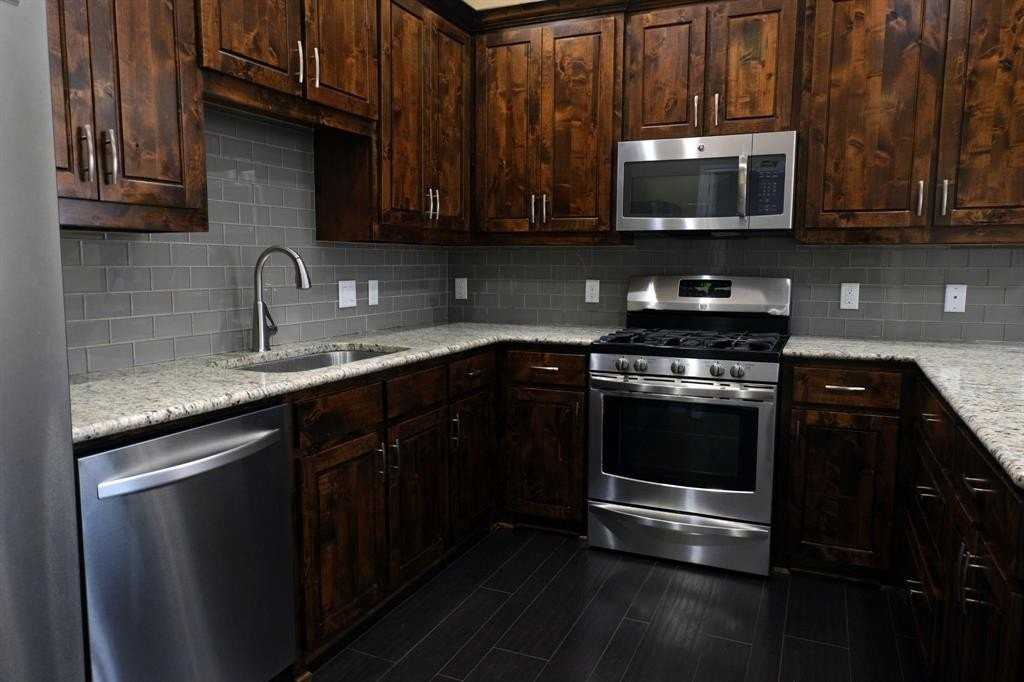 3003 Allister St - Photo 6 of 18