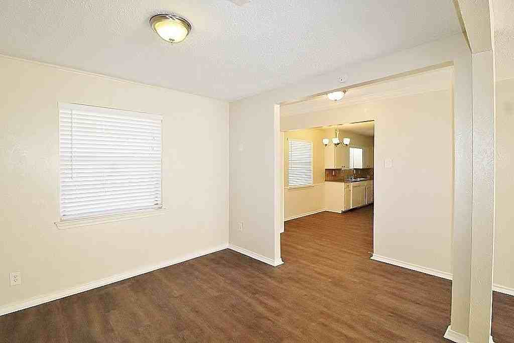 101 Auburn St - Photo 7 of 19