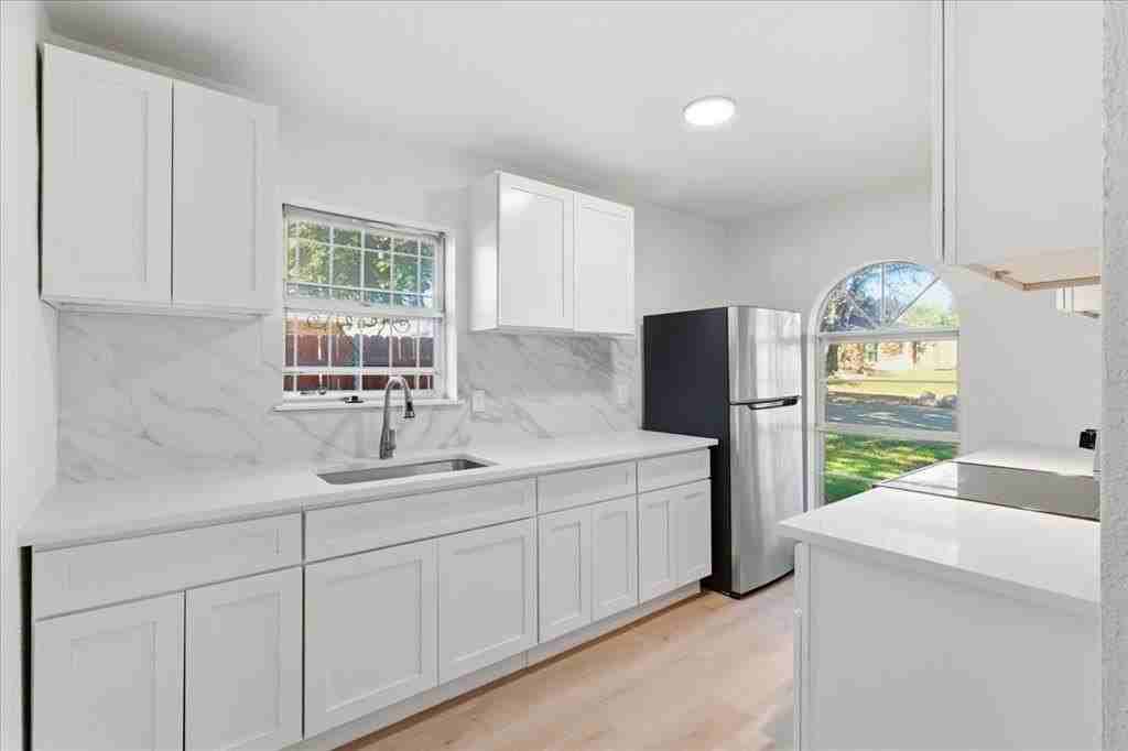 4333 Thicket Dr - Photo 2 of 25