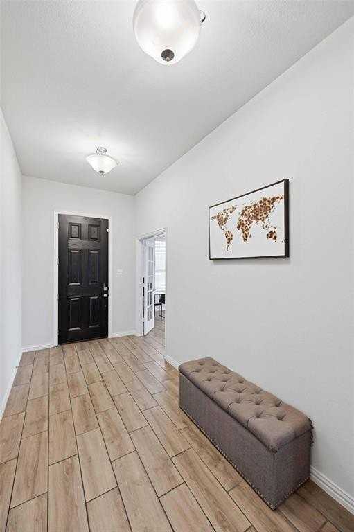 196 Lady Bird Ln - Photo 3 of 40